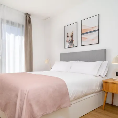 Limehome Barcelona Placa Pirineus Apartment *