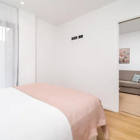 Limehome Barcelona Placa Pirineus Apartment L'Hospitalet de Llobregat