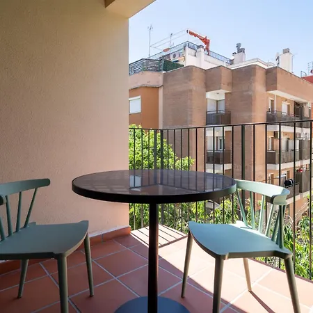 Limehome Barcelona Placa Pirineus Apartment