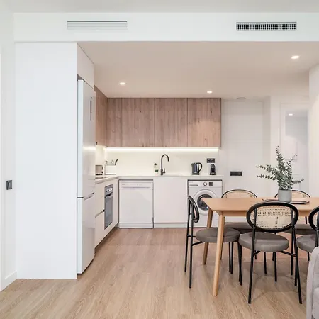 Limehome Barcelona Placa Pirineus 오스피탈레트 데 요브레가트