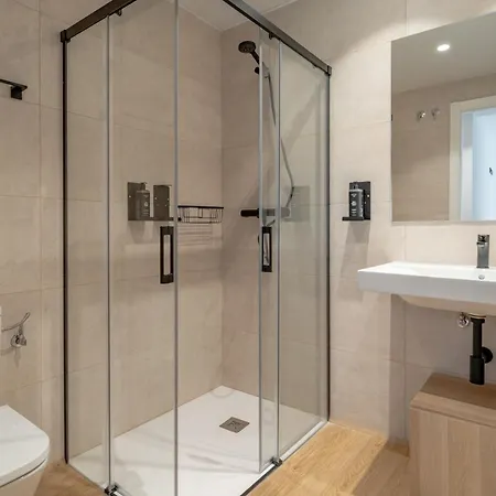 Limehome Barcelona Placa Pirineus Διαμέρισμα